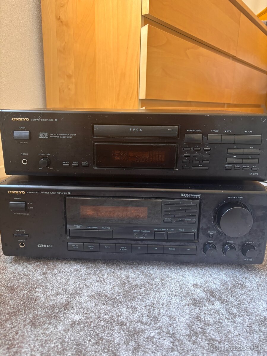 Onkyo AV prijímač R1 TX-SV434 + Onkyo prehrávač R1 DX-7310