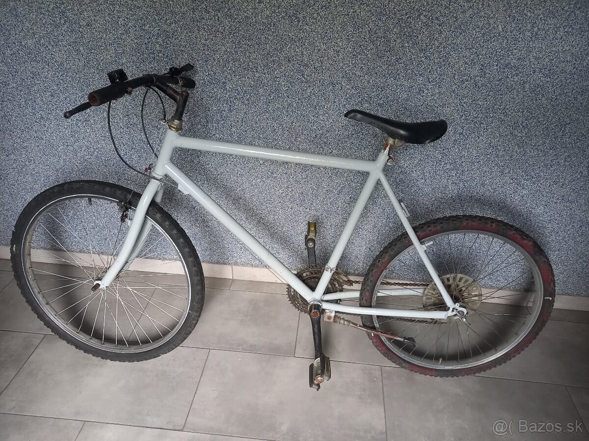 Horský bicykel biely