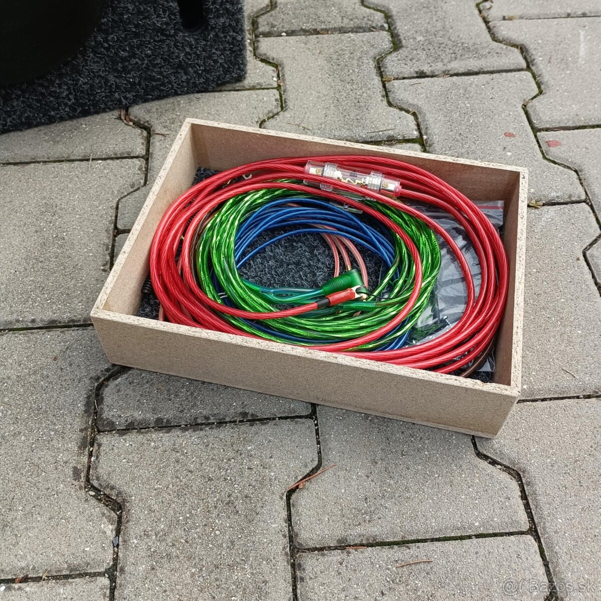 kable k zosilovaču