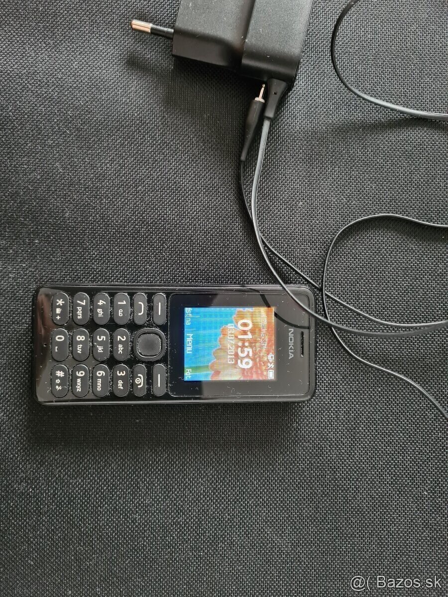 Telefón Nokia 100% funkčný.