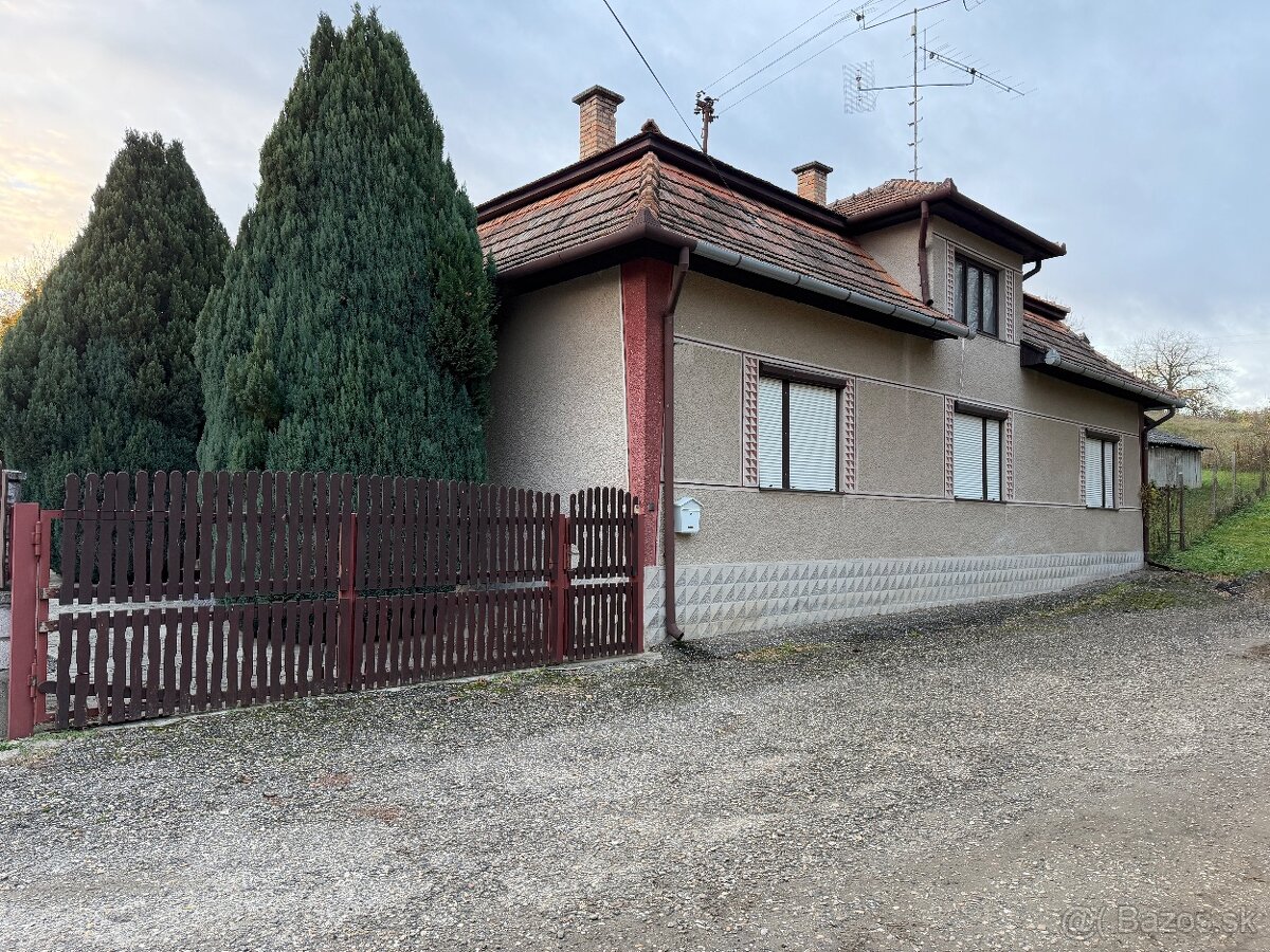 Priestranný rodinný dom na majestátnom pozemku – Kubáňovo