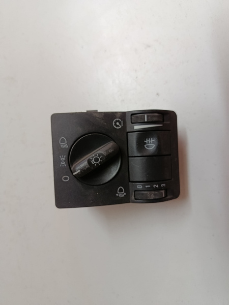 vypínač svetiel OPEL CORSA C 0524119 20€