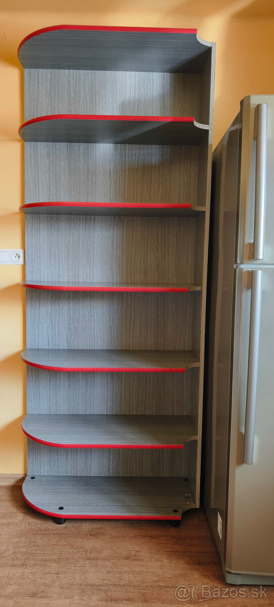 PRAKTICKÉ ŠTÝLOVÉ REGÁLY