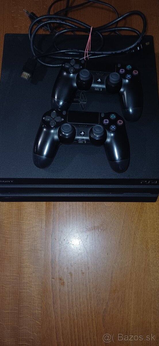 Predám PS 4.