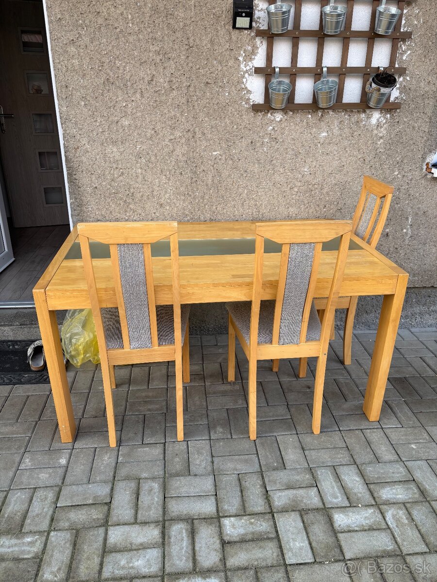 Predám masívny kuchynský stôl