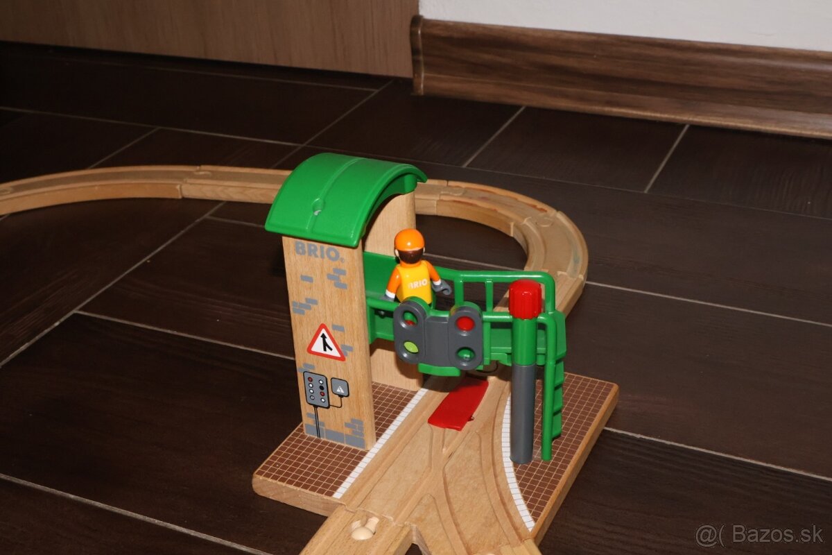 Drevený vláčik draha