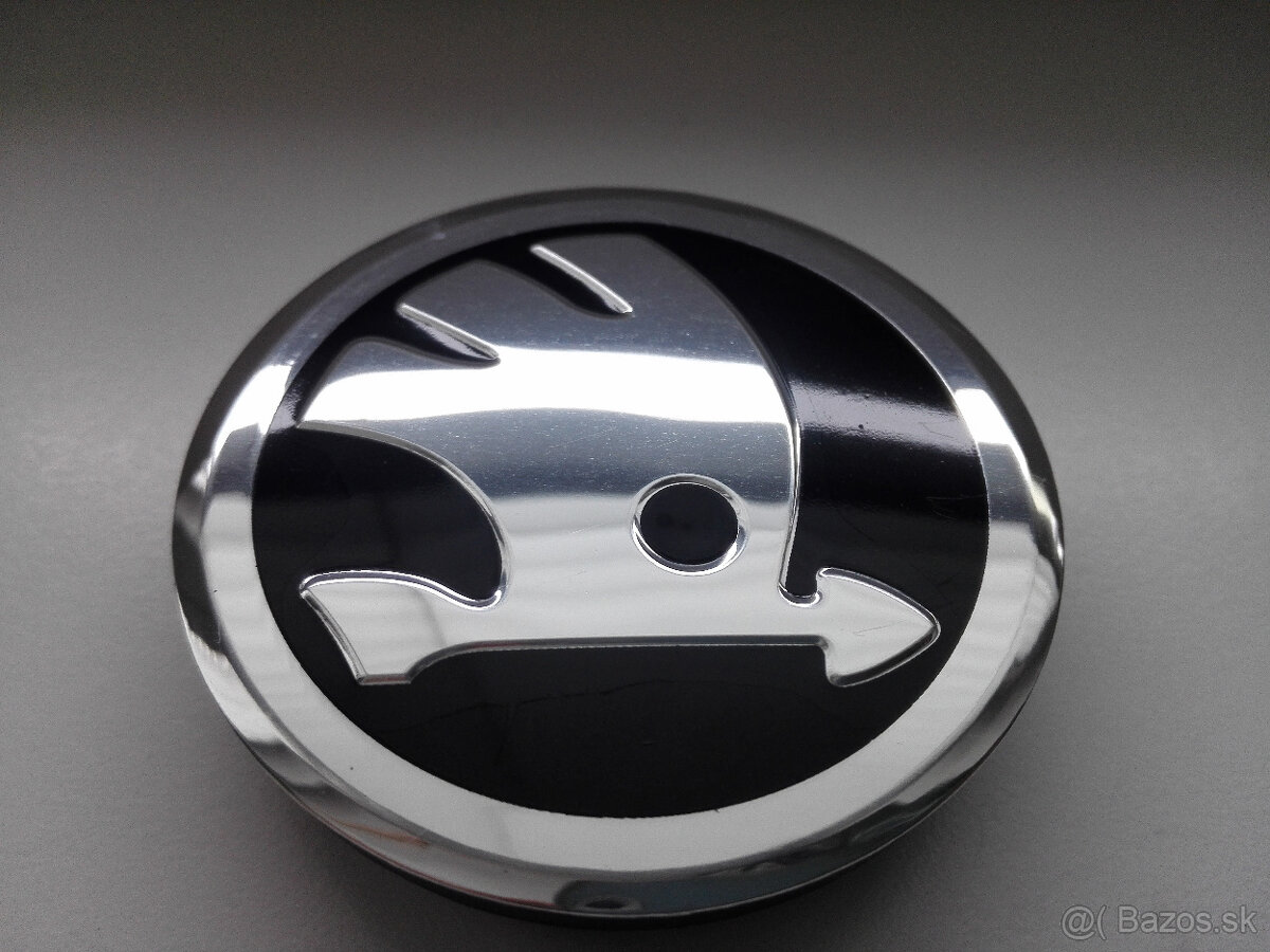 Nálepky na pukličky diskov Škoda 56 mm strieborné a zelené