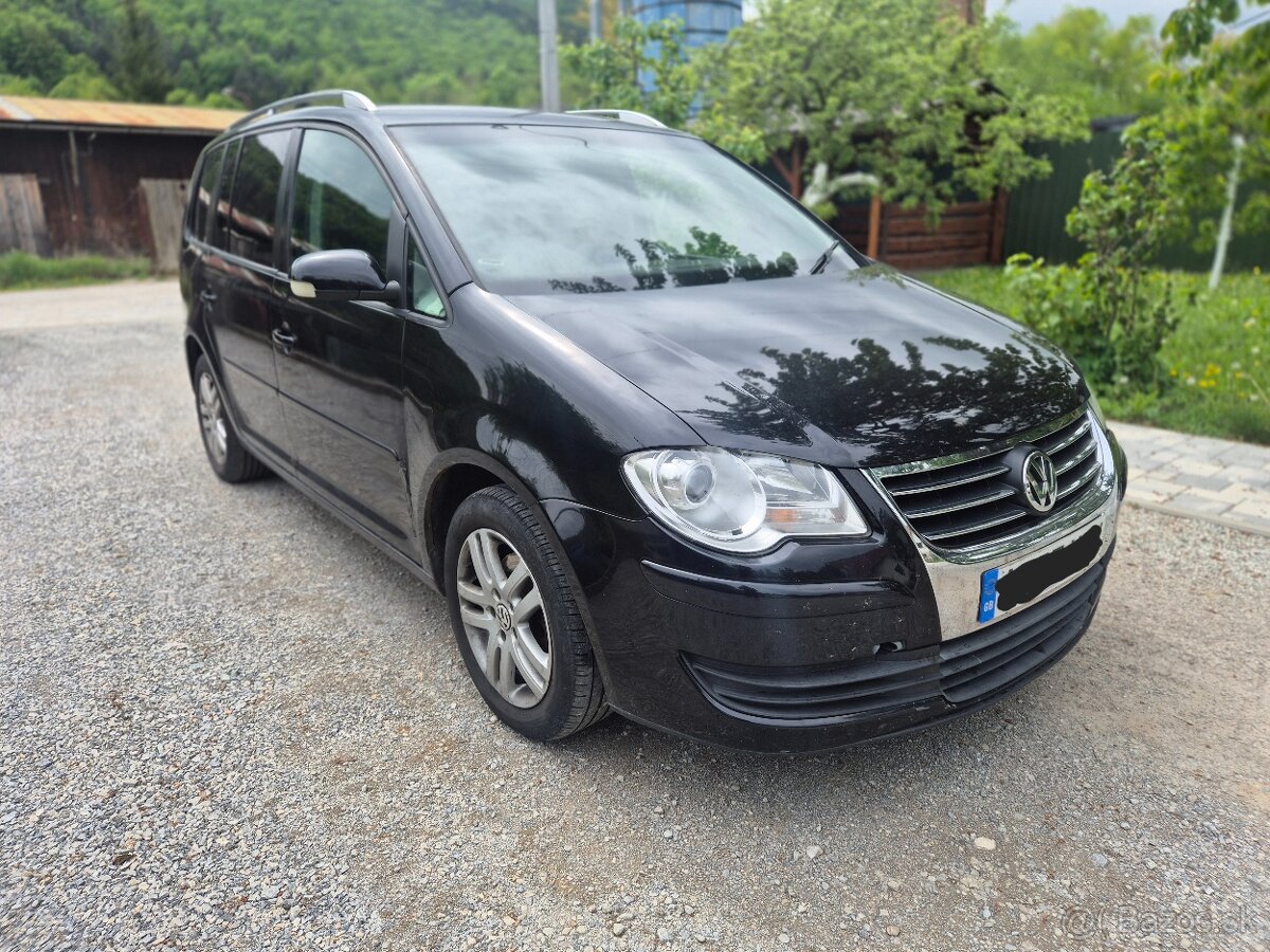 Predám náhradné diely na Volkswagen Touran facelift2007-2013