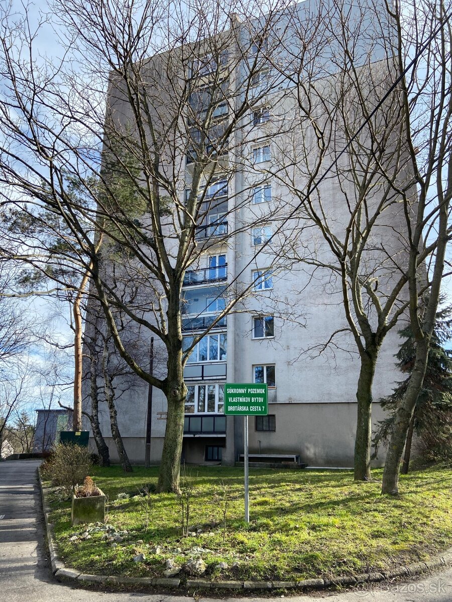 Predám 3 izbový byt BA s parkovaním