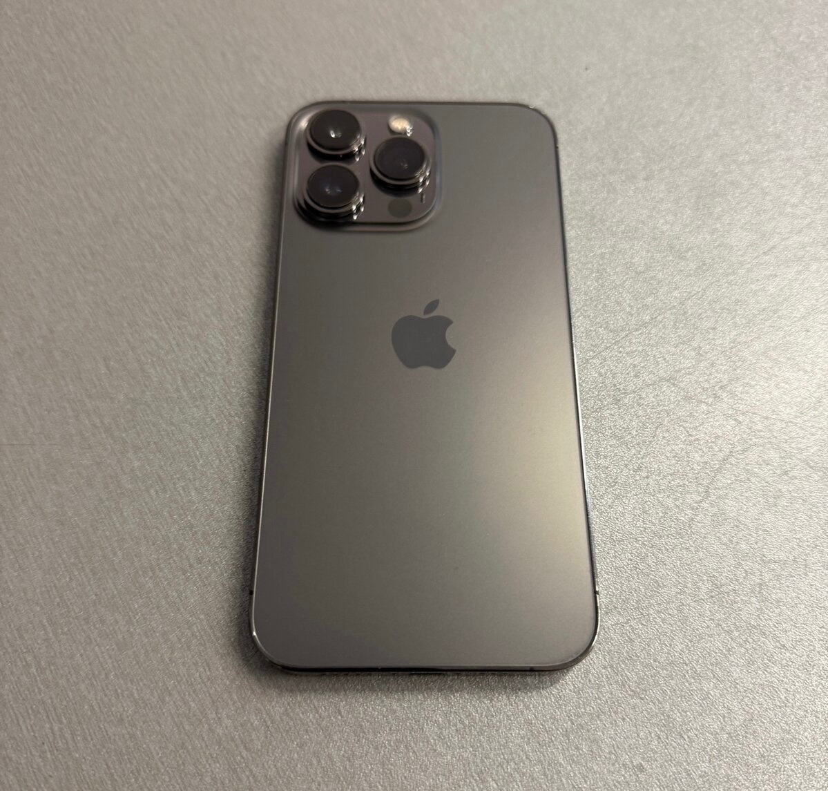 Predám vymením iphone 13 pro