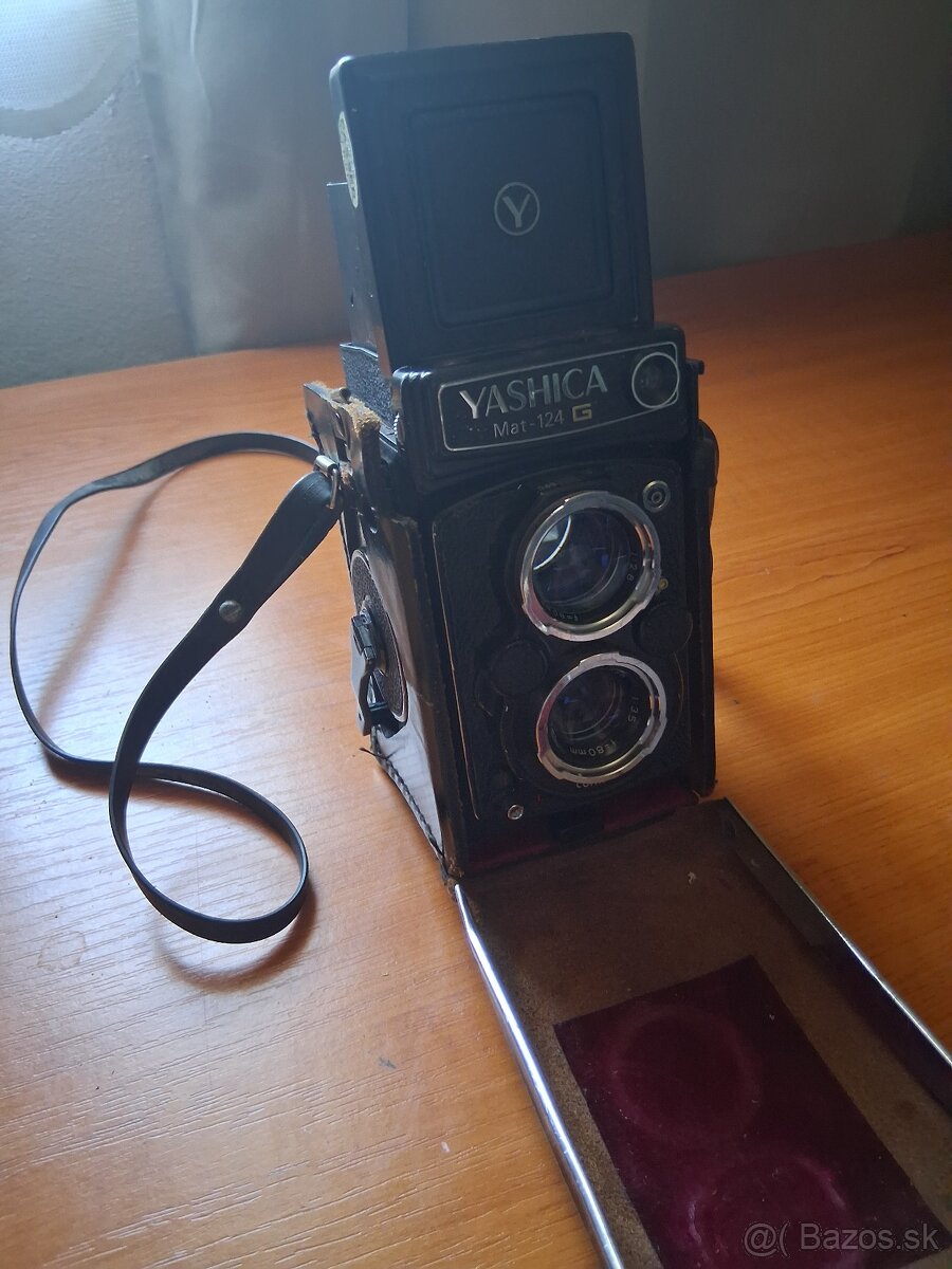 Yashica mat 124g