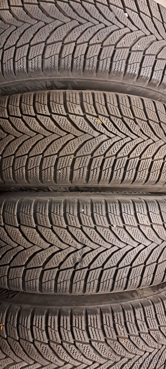 Predám 4ks jazdené zimné 215/65r16-98H Nexen