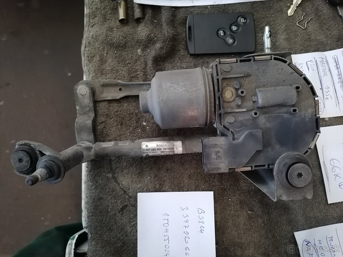KUPIM na vw touran 2005 motorček stieračov pravy