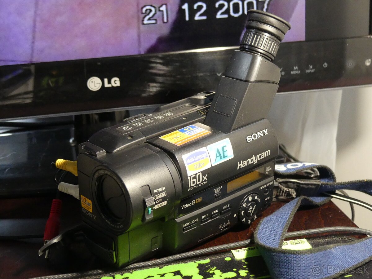 Sony CCD‑TR411E – analógová videokamera (Hi8 / Video8, PAL)