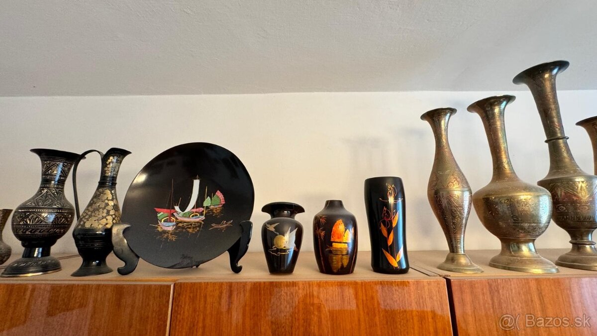 Orientalne mosadzne vazy, misky, taniere