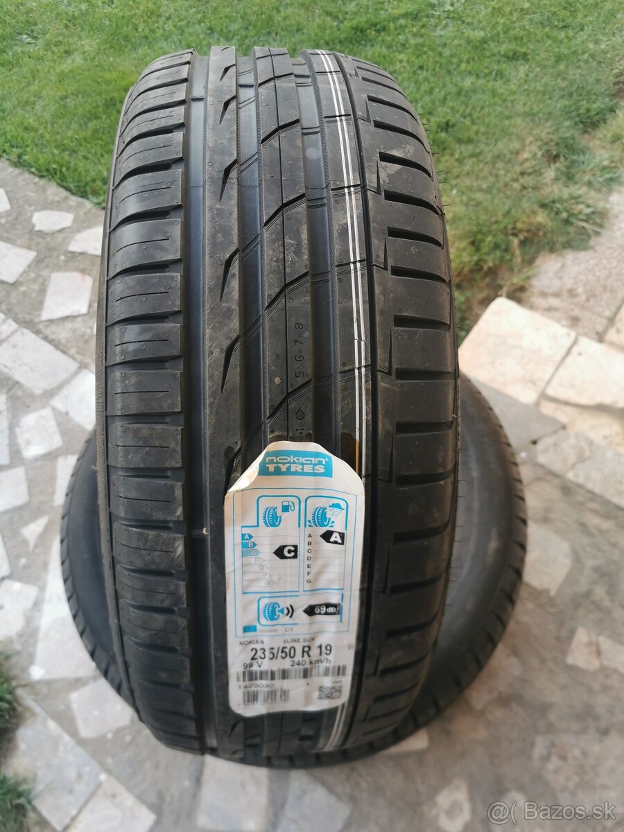 Predám Nokian SUV 235 50 r19