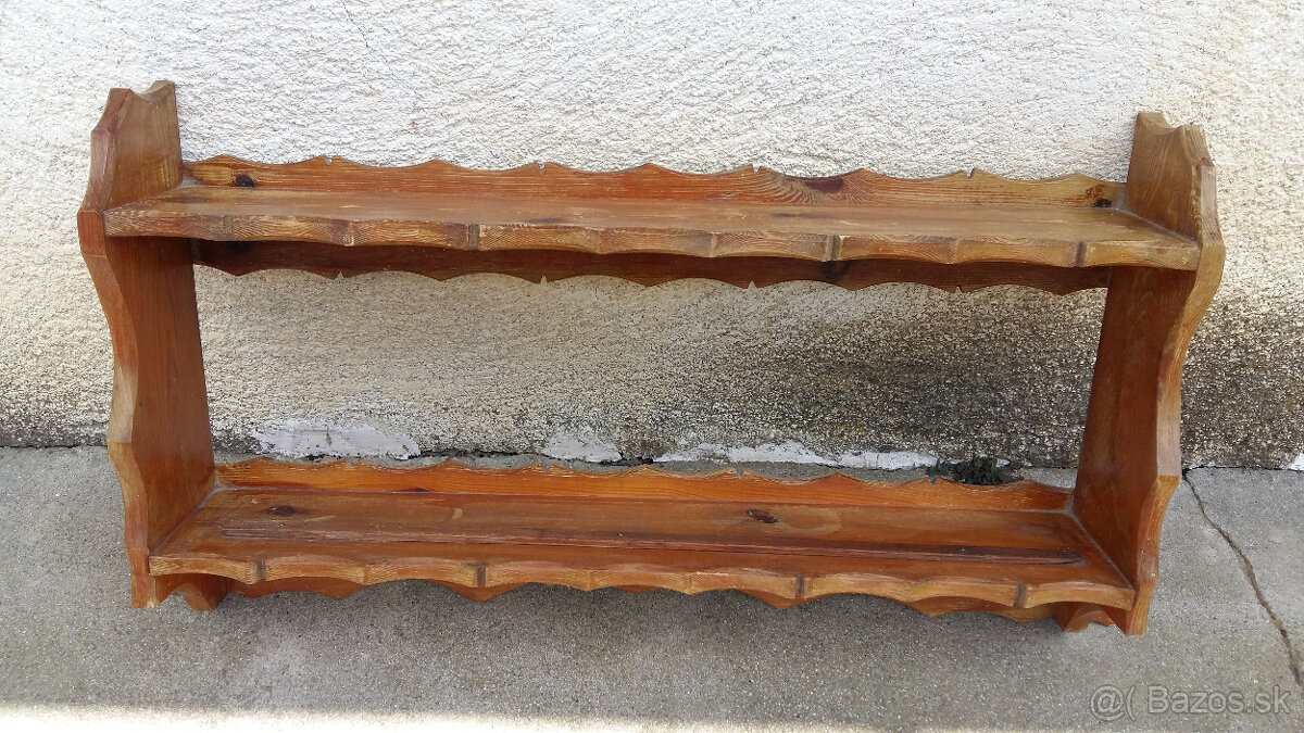 Drevené retro police