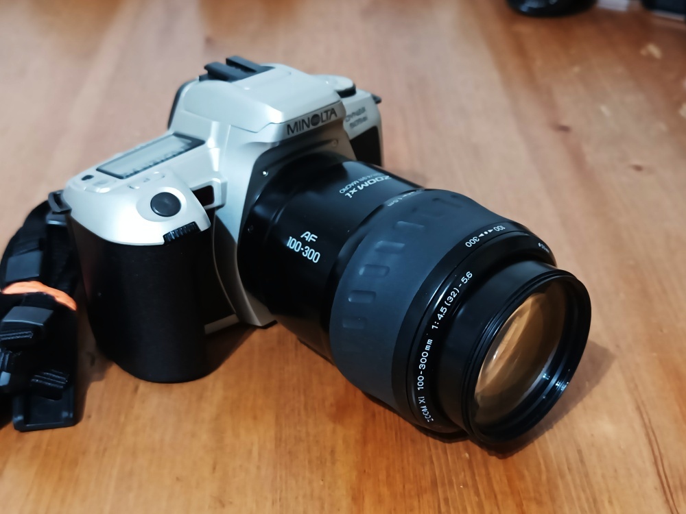 MINOLTA Dynax 500si (Minolta AF Zoom 100-300mm) - 1994