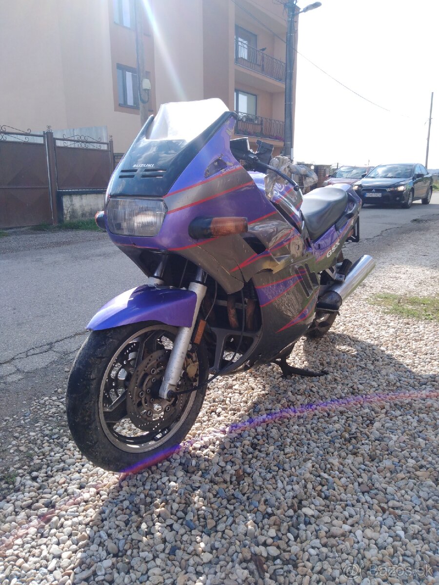 Suzuki gsxf 1100
