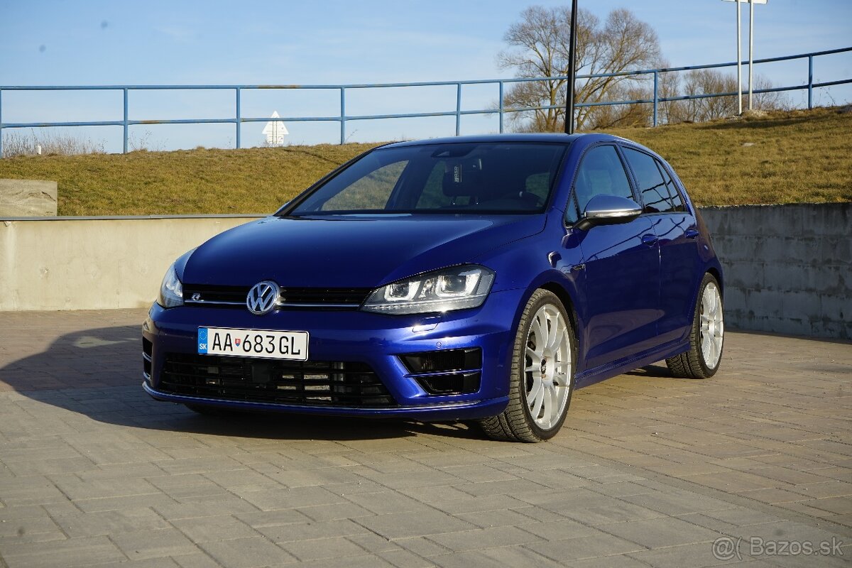 Golf R Mk7 – 385 PS – DSG – TOP výbava – 4M