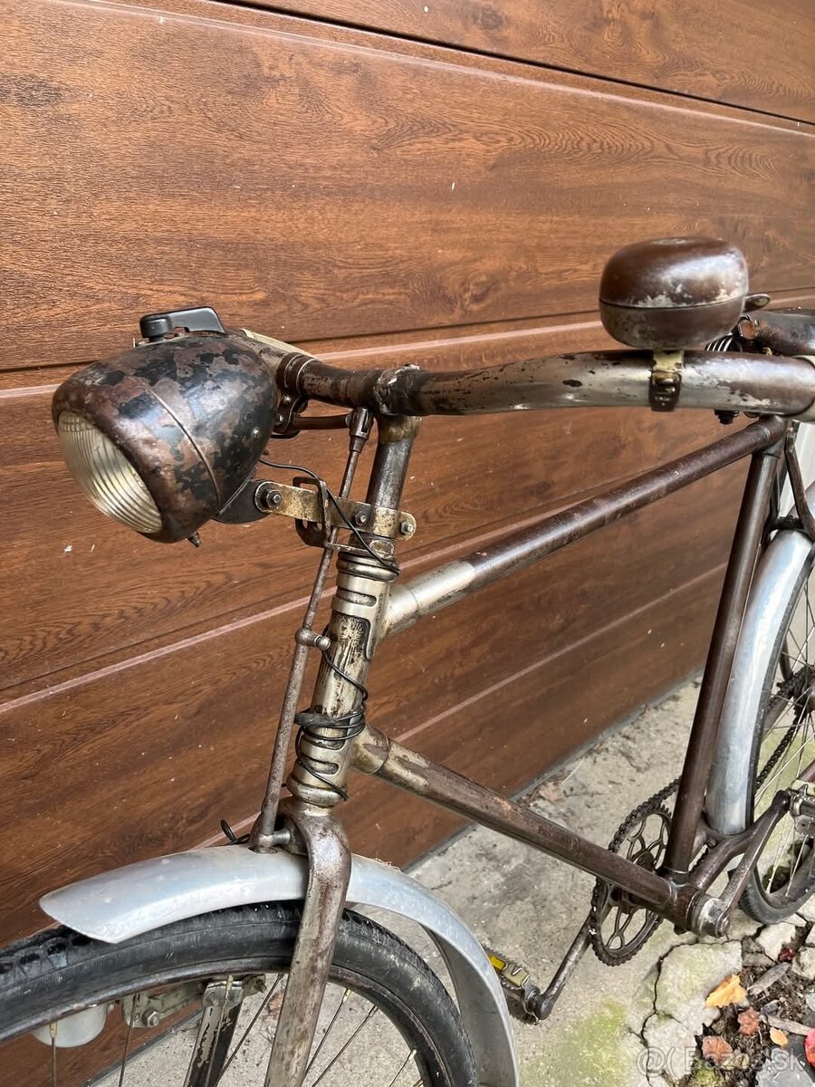 Starožitný bicykel Favorit