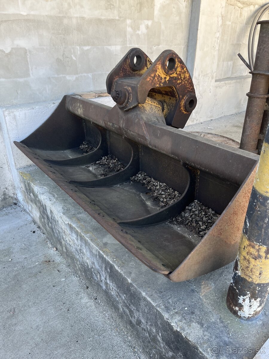 Hydraulicka svahovacka 200cm 15-20t