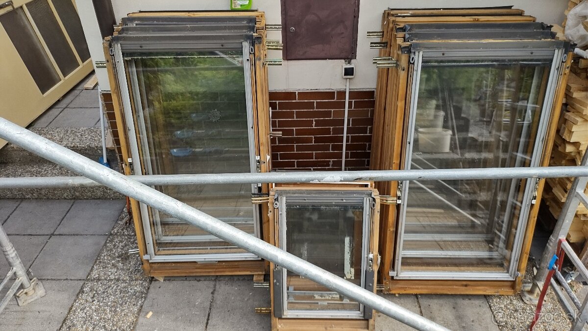 Pouzite stresne okna Velux