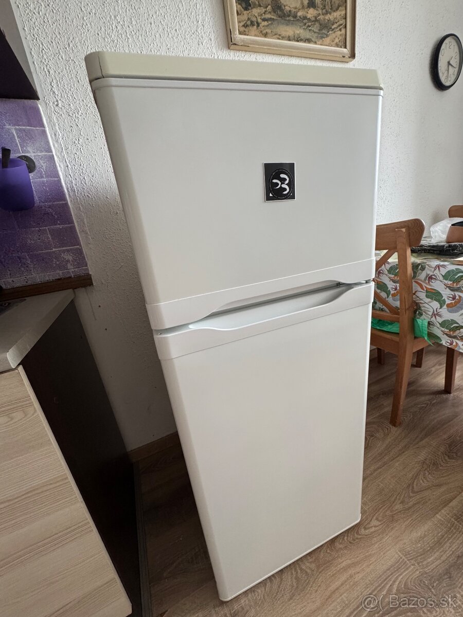 Predám chladničku Zanussi ZRT18100WA