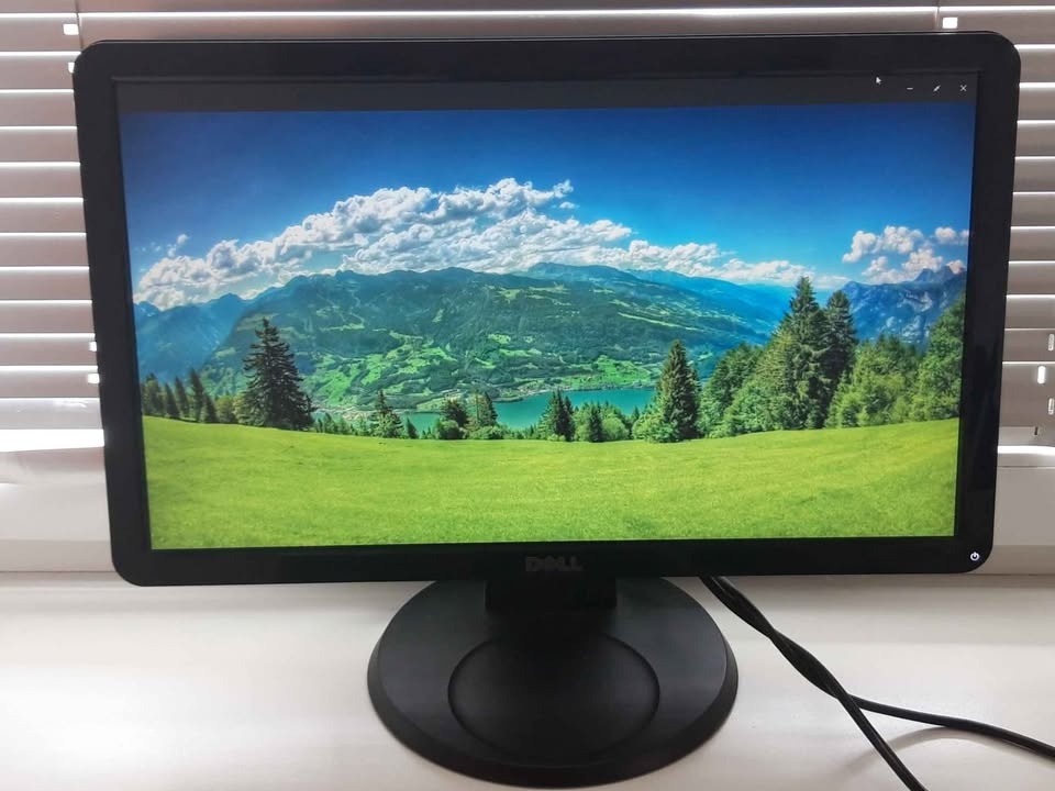 dell monitor sirokouhly 20 palcov VGA vstup bez repro