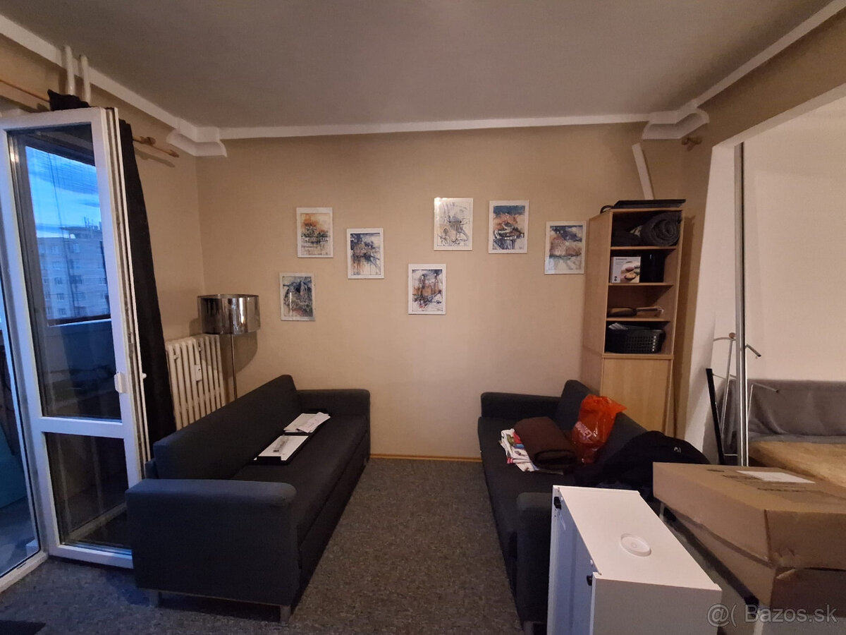 Veľká Garsónka s Loggiou ulici Martinčekova 650,-Eur Komplet