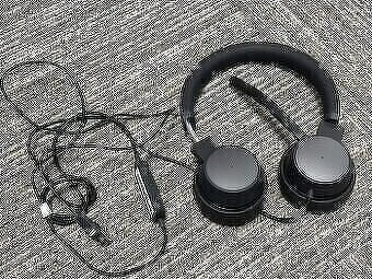 Sluchátka Lenovo Go Wired ANC Headset