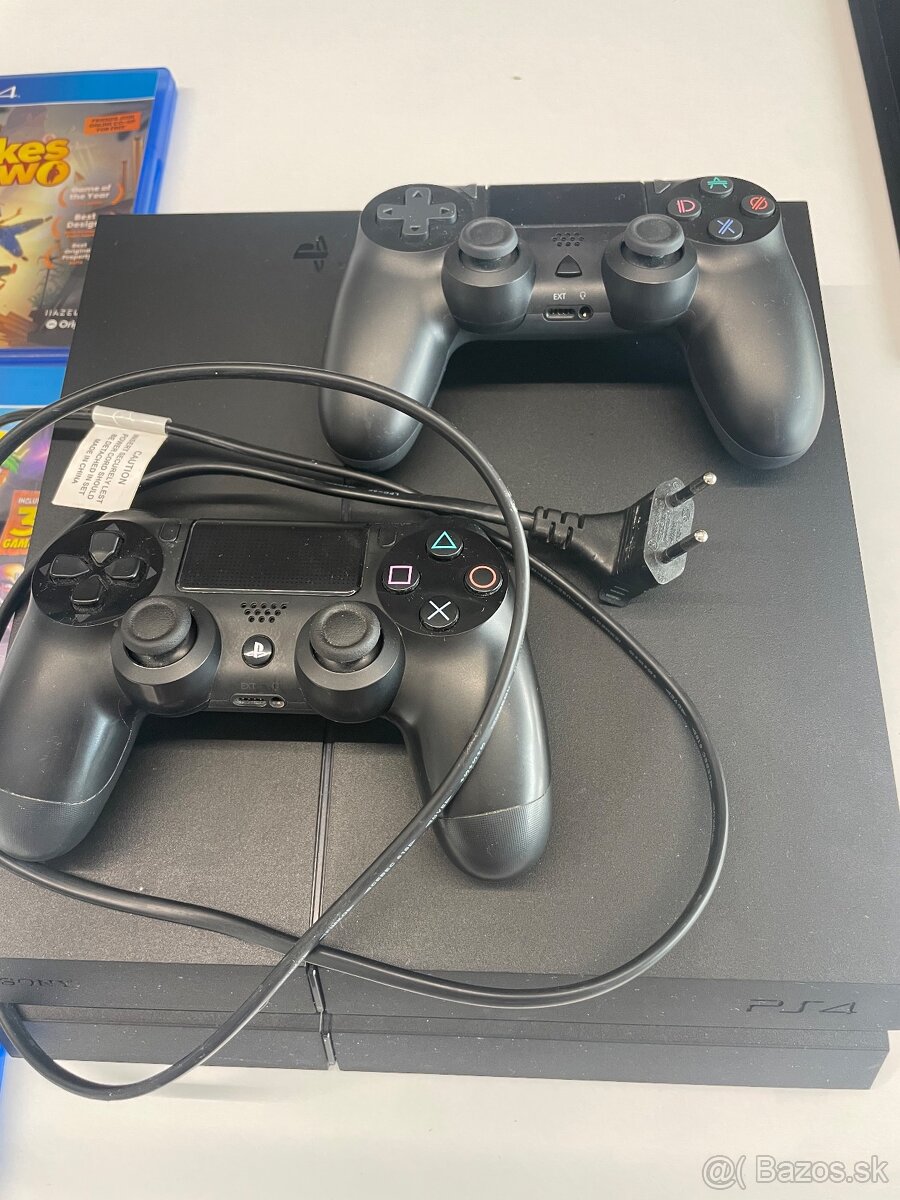 🎮 PlayStation 4 (CUH-1216A) – 500 GB + 2 ovládače + 5 hier