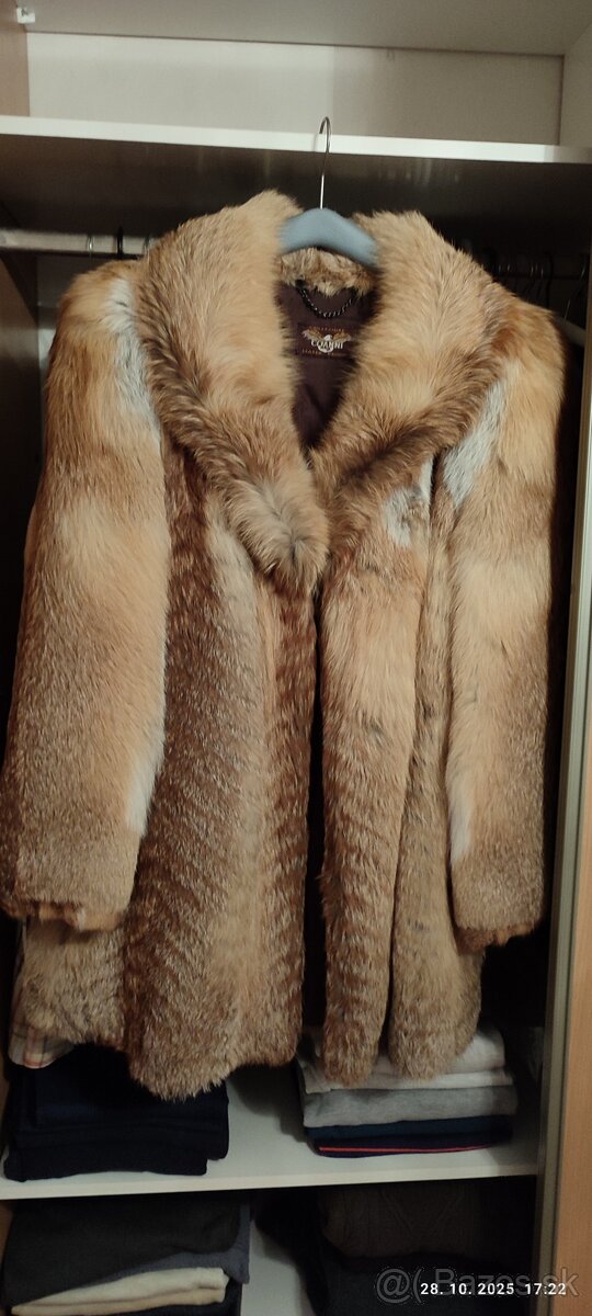 Kožuch z líšky alebo šakala