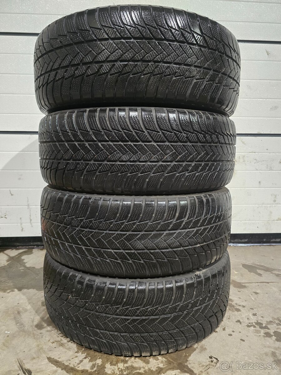 Zimné Pneu Bridgestone Blizzak LM005 225/60 R17