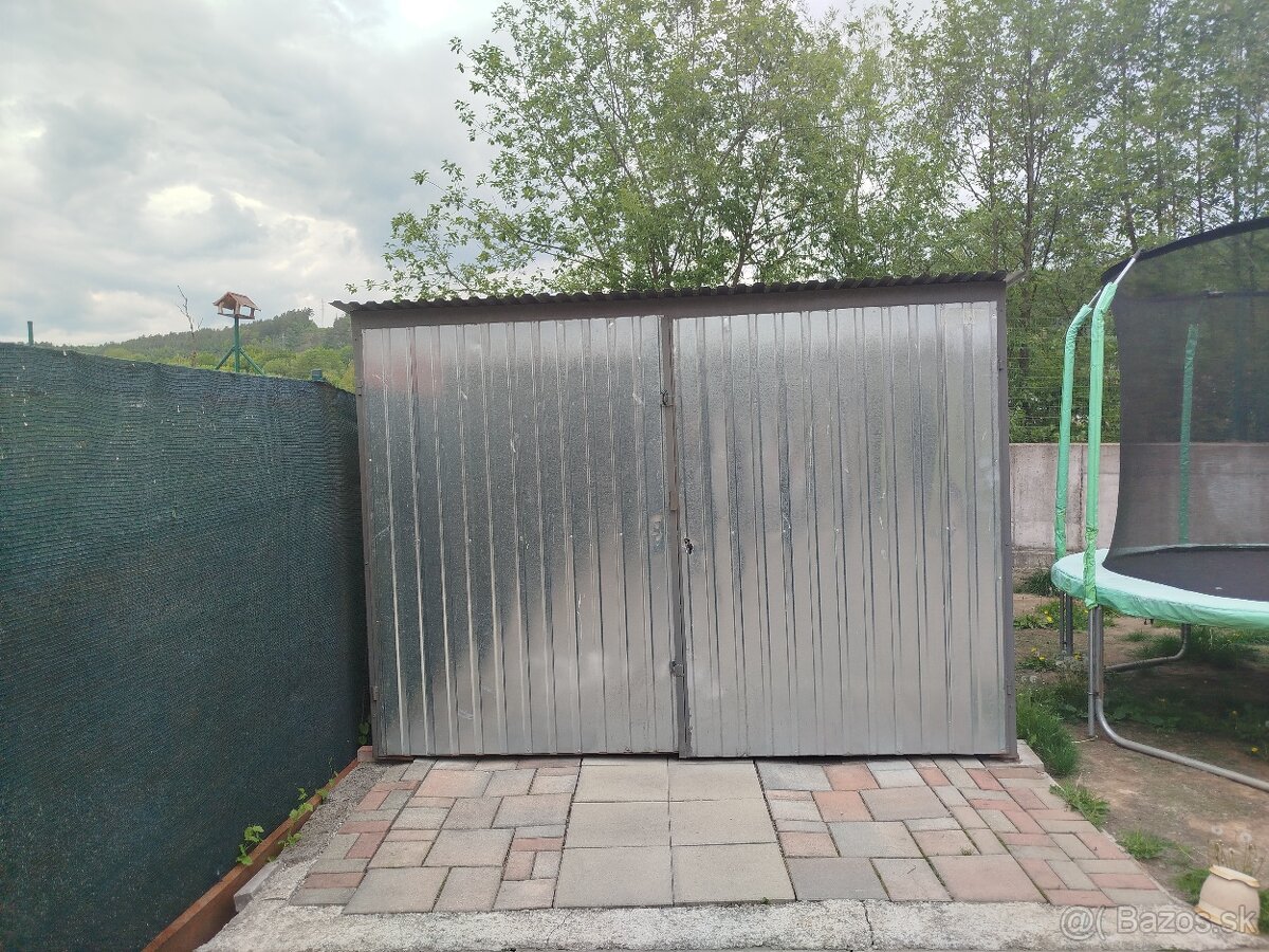 Garáž