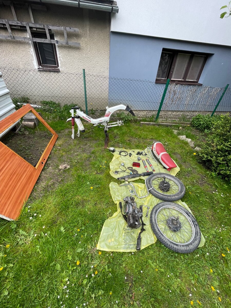 Moped na náhradné diely