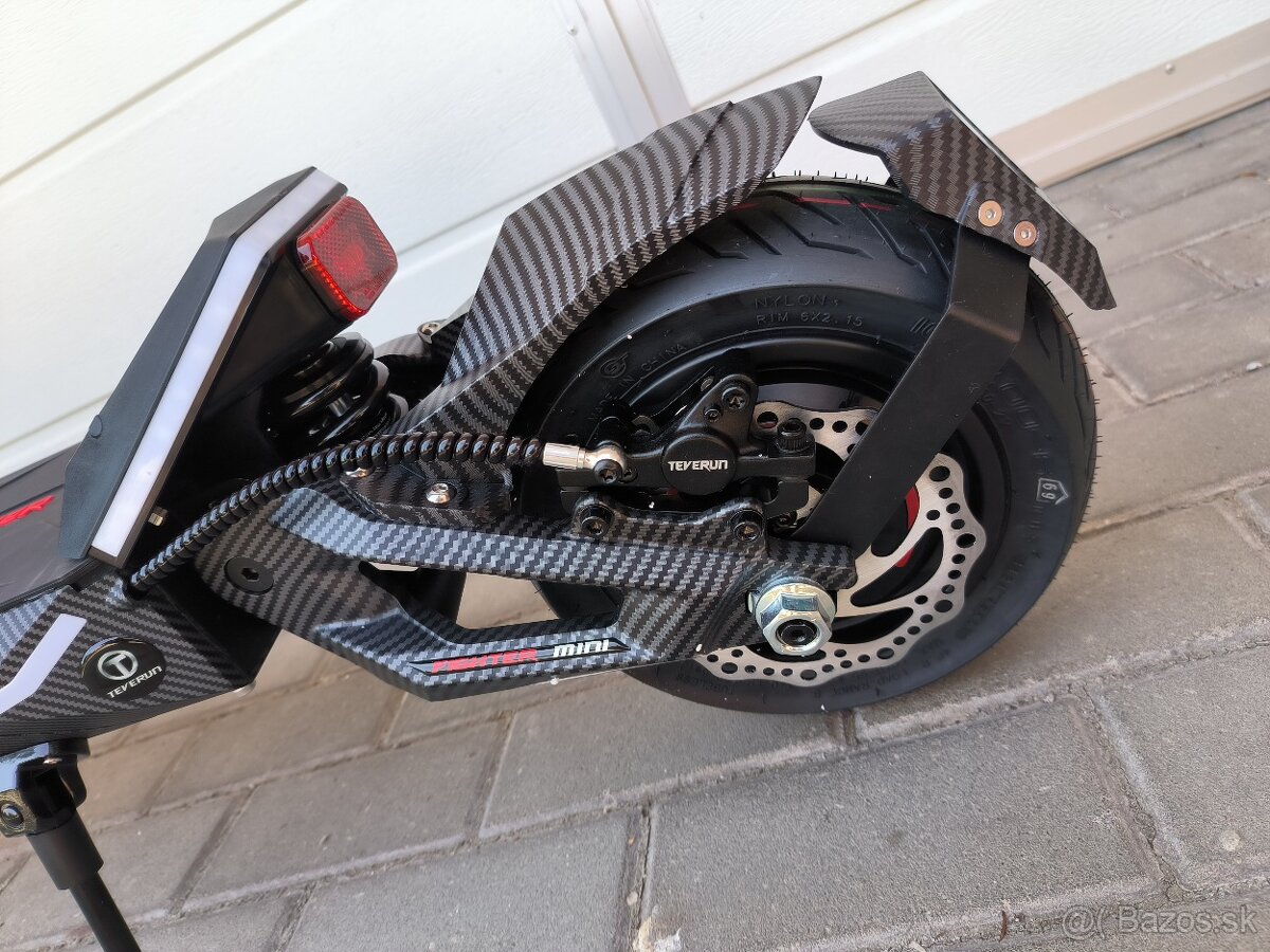 Elektricka kolobezka Teverun Fighter Mini Pro 2025 Carbon