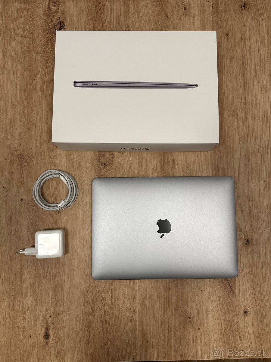 MacBook Air 13,3” (2020) - M1/8 GB RAM/256 GB - Space Grey