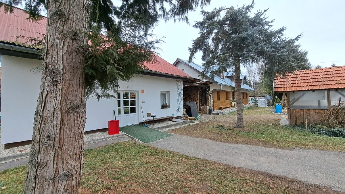 Penzión - Kúria, Ivachnová - Lazy, pozemok 10.328m2