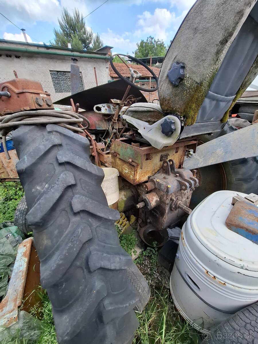 Zetor 25