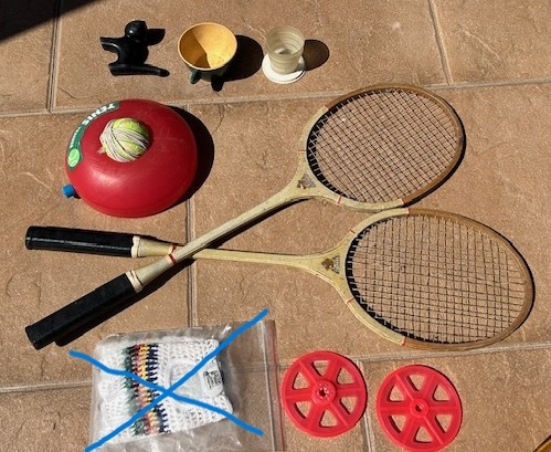 Predám tenisový trenažér,tenisová,badmintonové rakety,iné