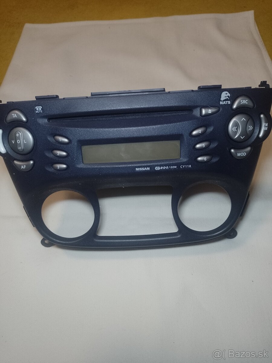 Nissan Almera N16 autorádio