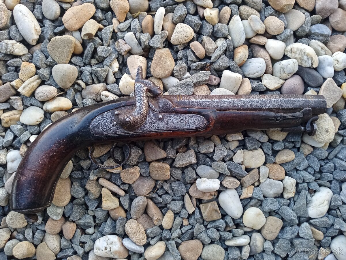 Starožitný pištoľ z 19. storočia