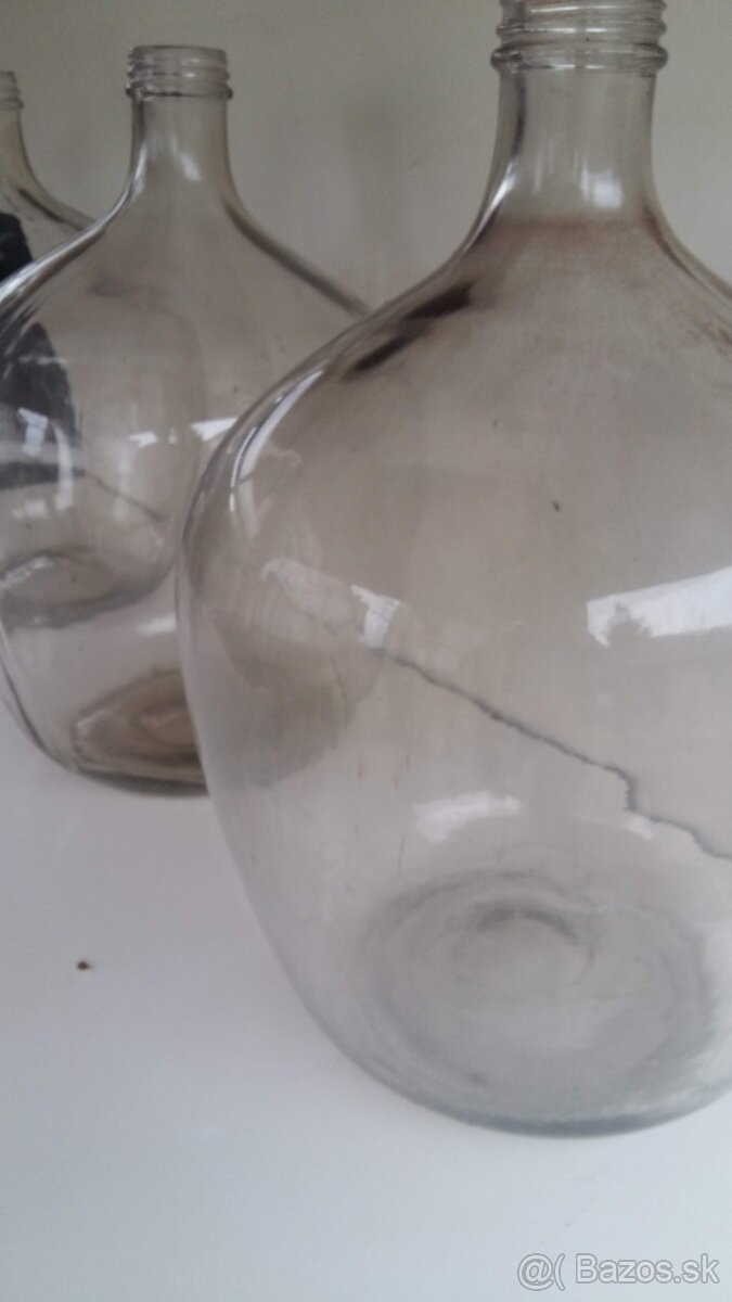 Predam8ks 50-litrove demižony 1ks/12€.tel.0903833950