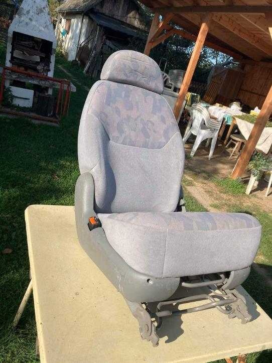 Predám sedačku vw Sharan