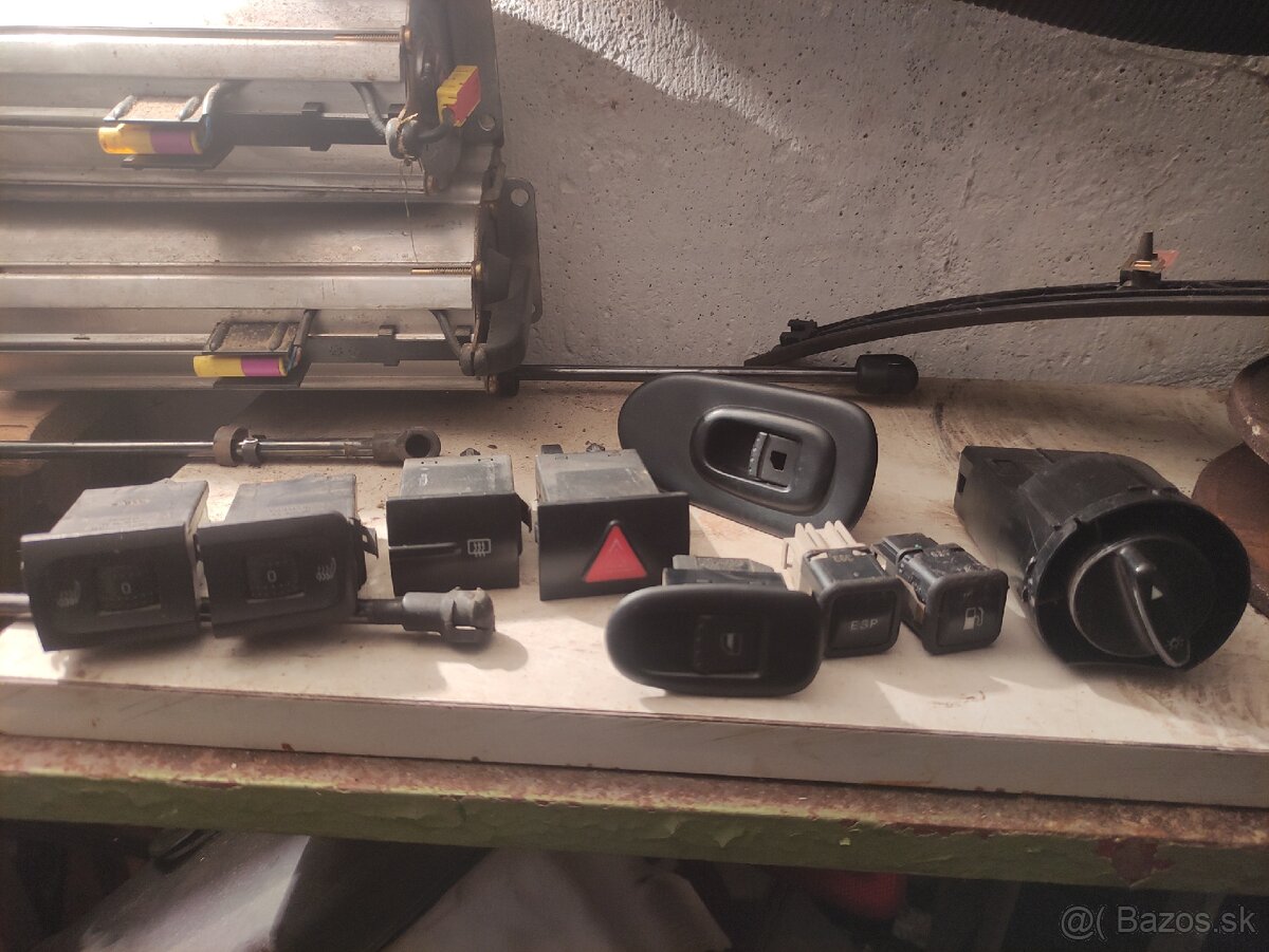 Seat Leon tlačítka