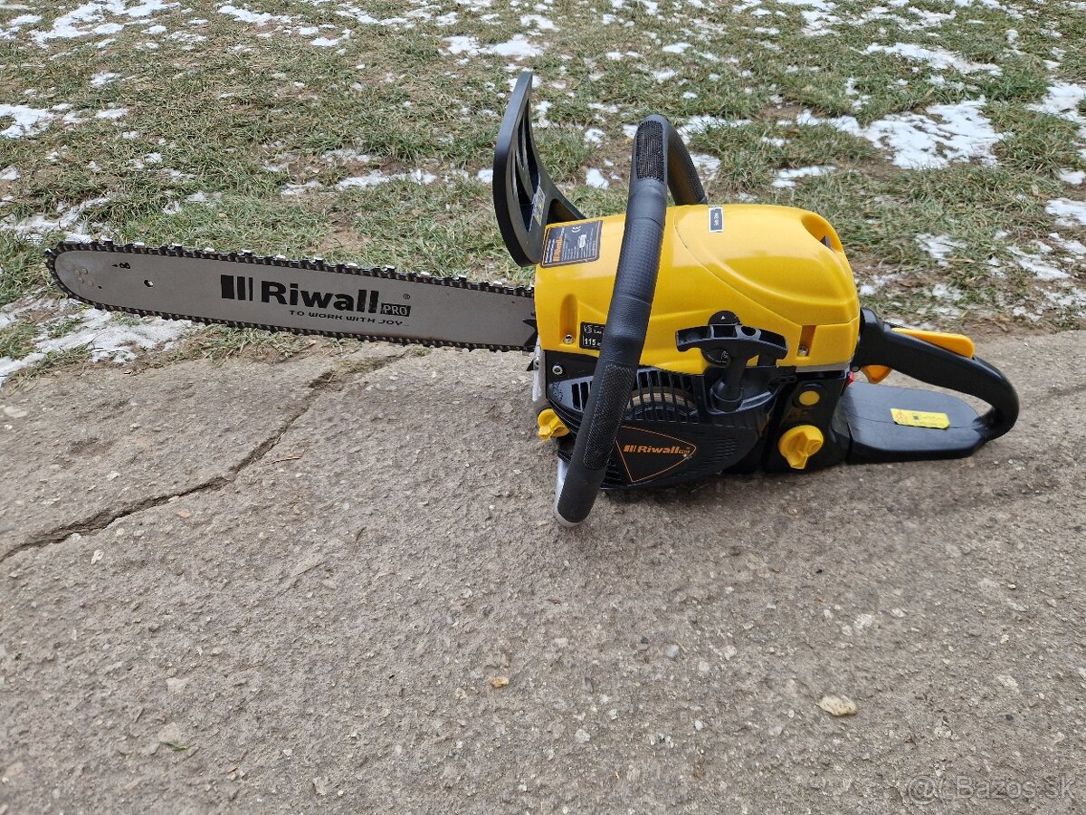 Mam na predaj dve motorové pili