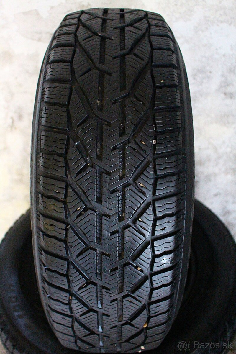 SEBRING.Zimné Pneumatiky..215/70 r16../SUV/..6mm