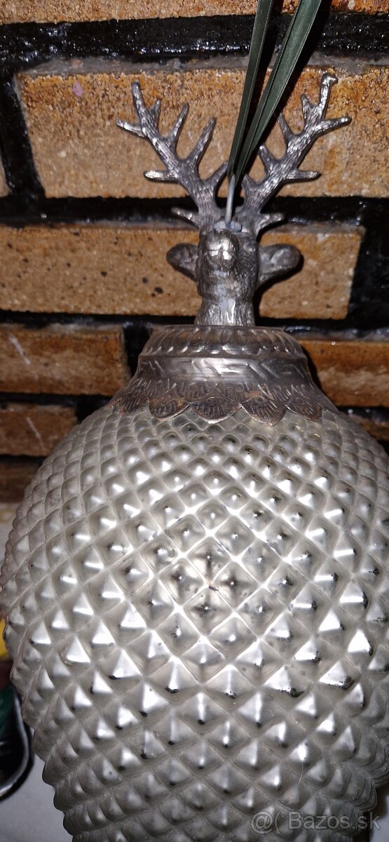 Obrovská vianočná ozdoba šiška