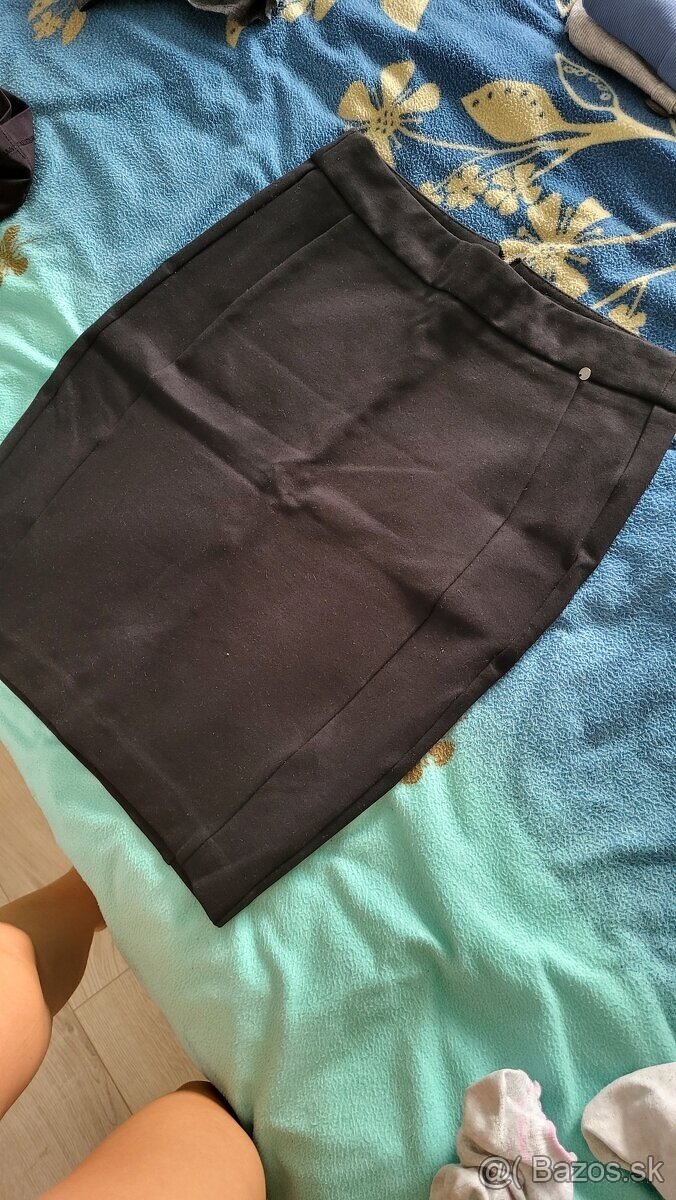 reserved cierna sukna 34